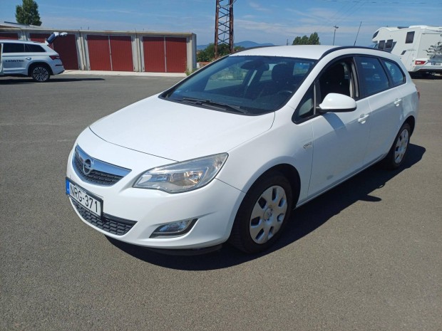 Opel Astra J Sports Tourer 1.7 CDTI Cosmo Vezet...
