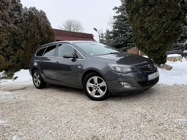 Opel Astra J Sports Tourer 1.7 CDTI Enjoy Manua...