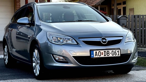 Opel Astra J Sports Tourer 2.0 CDTI Cosmo (Auto...