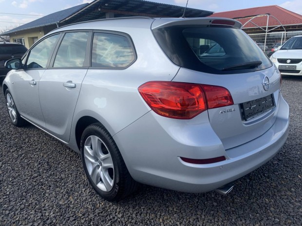 Opel Astra J Sports Tourer 2.0 CDTI Sport