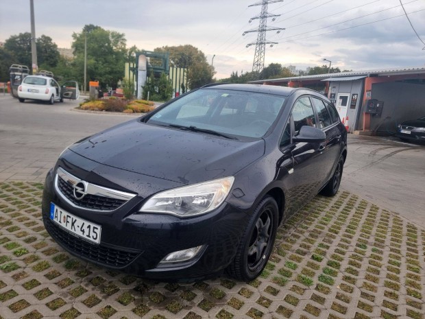 Opel Astra J Sports Tourer