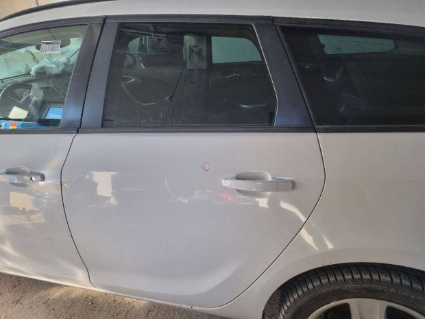 Opel Astra J Sports Tourer Bal hts Ajt Fehr 6040
