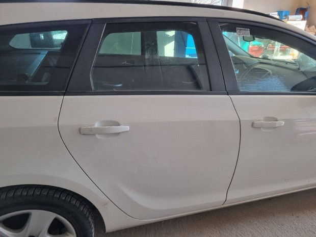 Opel Astra J Sports Tourer Jobb hts Ajt Fehr 6041