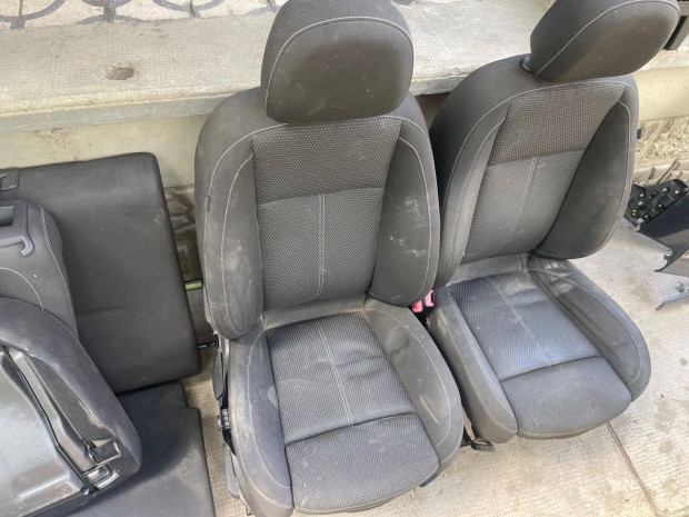 Opel Astra J Sports Tourer ls / Utastr / Csomagtr burkolat