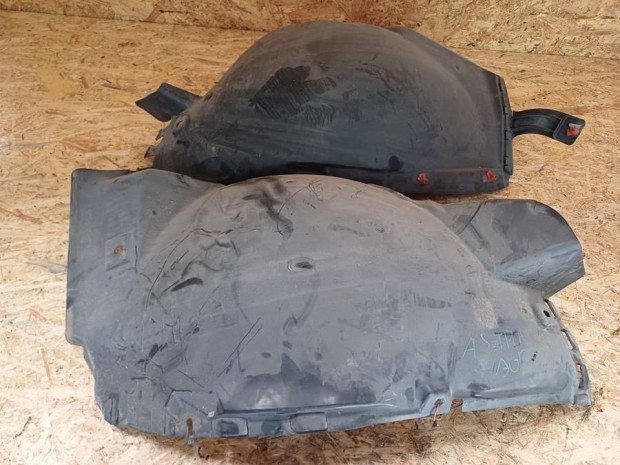 Opel Astra J (2009-2015) Jobb Első Sárvédő Dobbetét Kerékjárati Műany