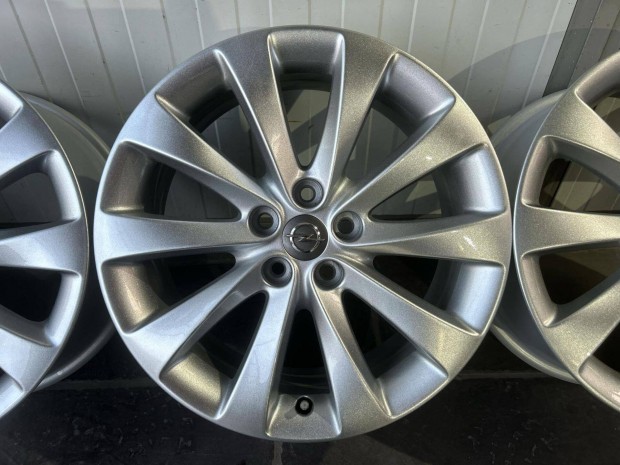 Opel Astra J" 5x105 7J 17" gyri alufelni szenzorokkal