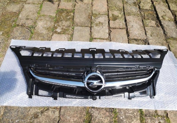 Opel Astra J facelift hűtőrács krómmal emblémával