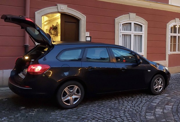Opel Astra J felni ajndk dsztrcsval !