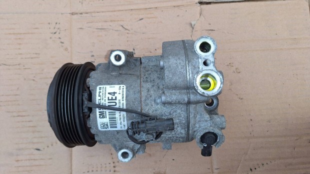 Opel Astra J klímakompresszor UE4 401351739