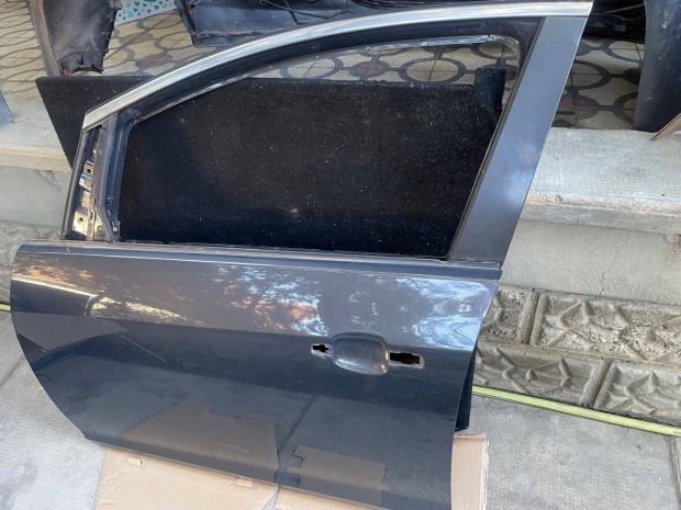 Opel Astra J kombi Ajtó (jobb bal első hátsó) Gépháztető Sárvédő