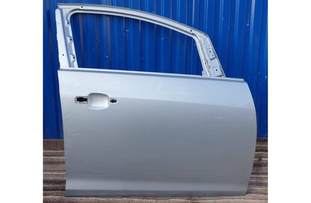 Opel Astra J kombi jobb első 13270671 ajtó ezüst színben