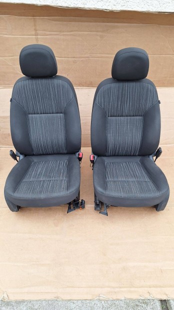 Opel Astra J kombi ülés szett