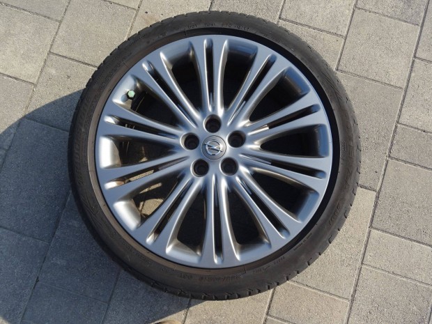 Opel Astra K 19" 5x105 ET46 gyári alufelni 235/40R19 nyárigumi