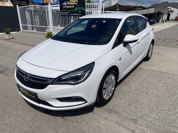 Opel Astra K 1.4 T Enjoy Vgig Sz.knyv! Megkm...