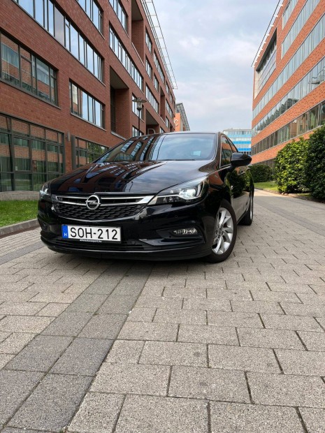 Opel Astra K 1.4 T Innovation full felszereltséggel, magánszemélytől