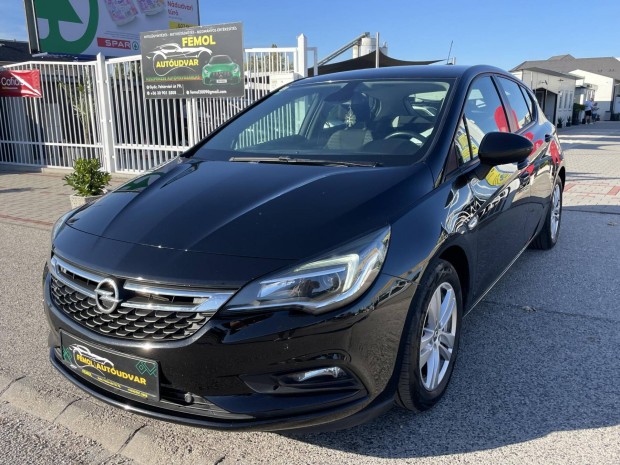 Opel Astra K 1.4 T Start-Stop Dynamic Megkímélt...