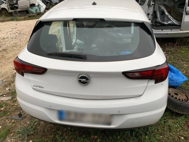 Opel Astra K Csomagtrajt