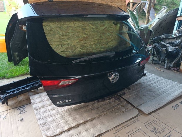 Opel Astra K Csomagtérajtó Z22c Fekete 5 Ajtósé 3679