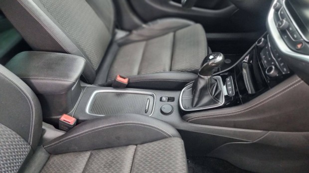 Opel Astra K Kombi Félbőr Ülés Garnitúra