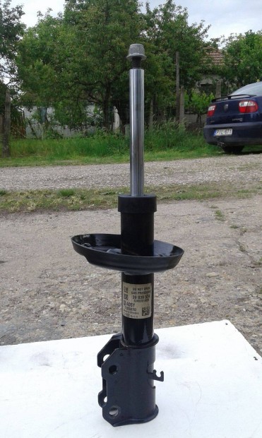 Opel Astra K- jobb els� leng�scsillapit�