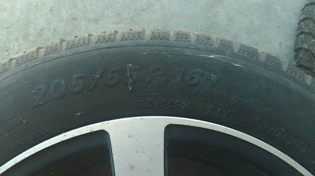 Opel Astra K alufelni garnitúra gumival, keréknyomás jeladóval.