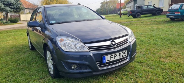 Opel Astra Sedan 1.7 CDTI Essentia Magyarorszgi