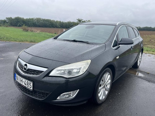 Opel Astra Sports Tourer 1.3 CDTI Cosmo Kitűnő...