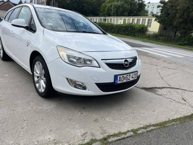Opel Astra Sports Tourer 1.4 T Cosmo