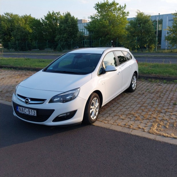 Opel Astra Sports Tourer 1.6 Kombi