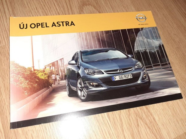 Opel Astra (J) prospektus - 2013, magyar nyelv