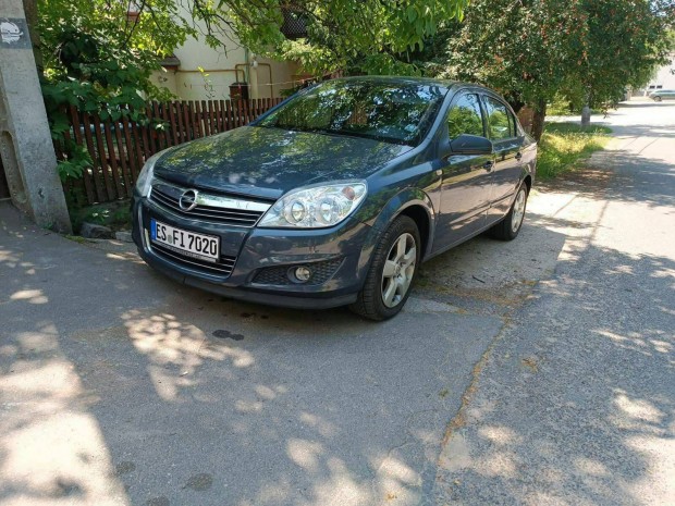 Opel Astra,benzines 1,6 ,német papíros.2009-es