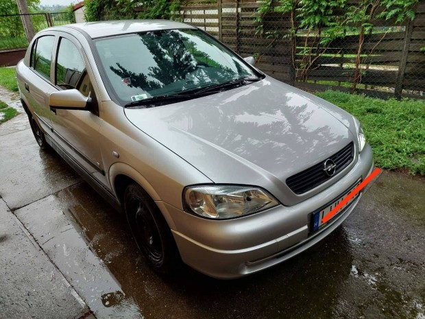 Opel Astra elad