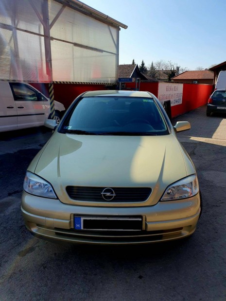 Opel Astra elad