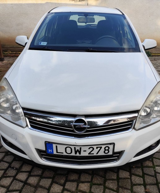 Opel Astra gpkocsi