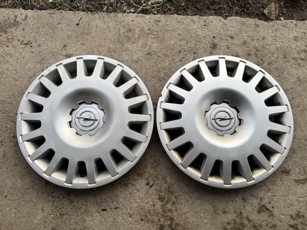 Opel Astra gy�ri d�szt�rcsa 15"