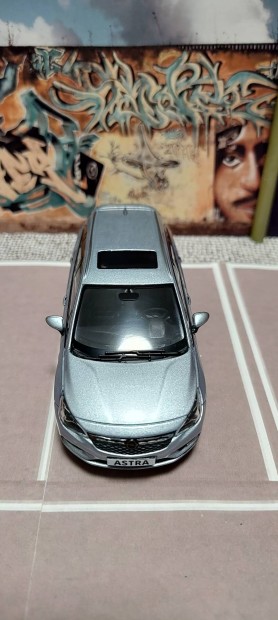 Opel Astra kombi 1:43