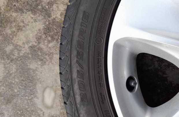 Opel Astra nyárigumik felnivel eladók!