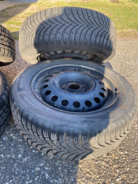 Opel Astra téli gumik lemez felnivel
