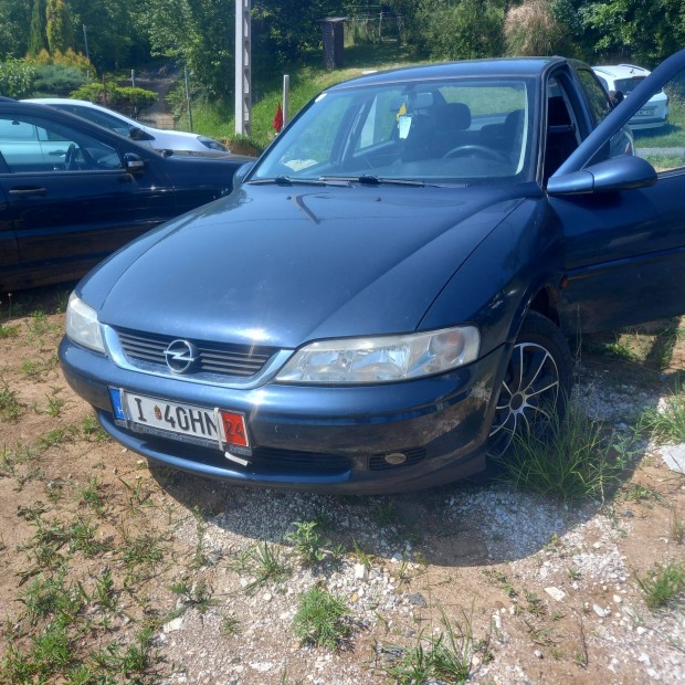 Opel B Vectra 2,0 dtl alkatrsz elad
