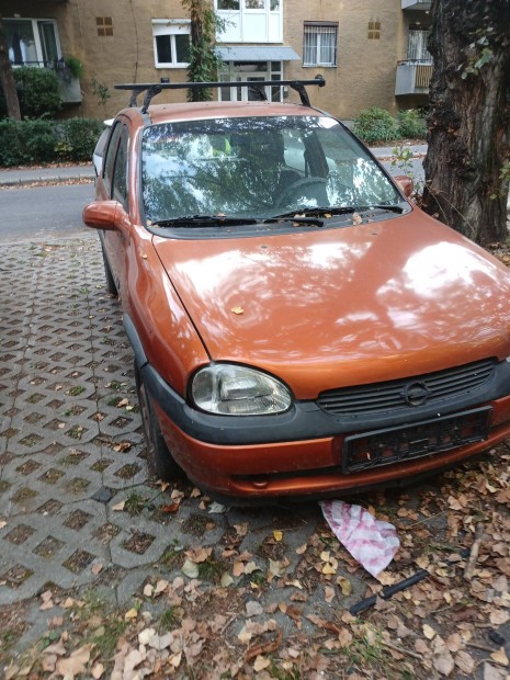 Opel B corsa minden porcikja 1.4 12V