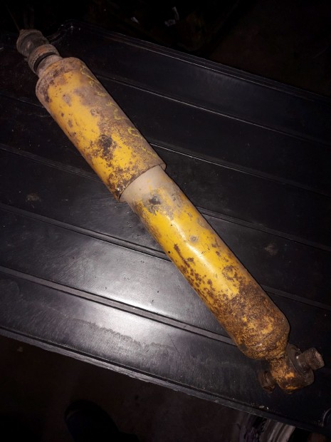 Opel Campo Els� Leng�scsillap�t�