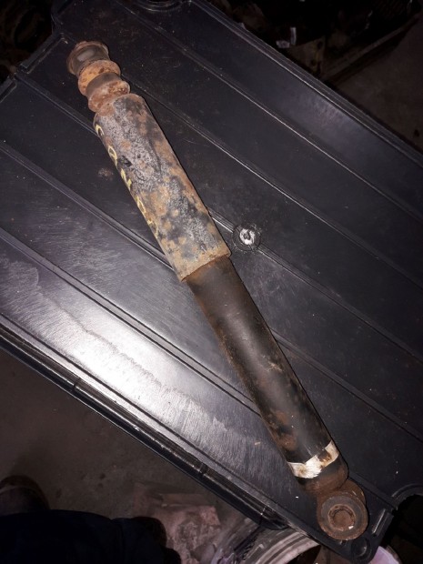 Opel Campo Els� Leng�scsillap�t�