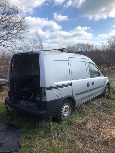 Opel Combo 1.3 CDTi 2006-os, minden alkatrésze eladó