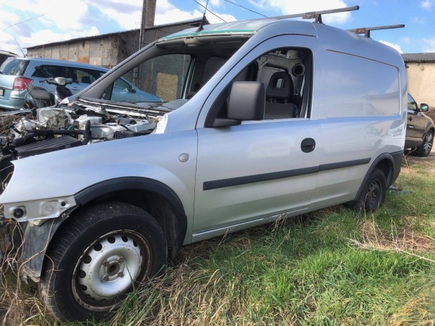 Opel Combo 1.3 CDTi 2006-os, minden alkatrésze eladó