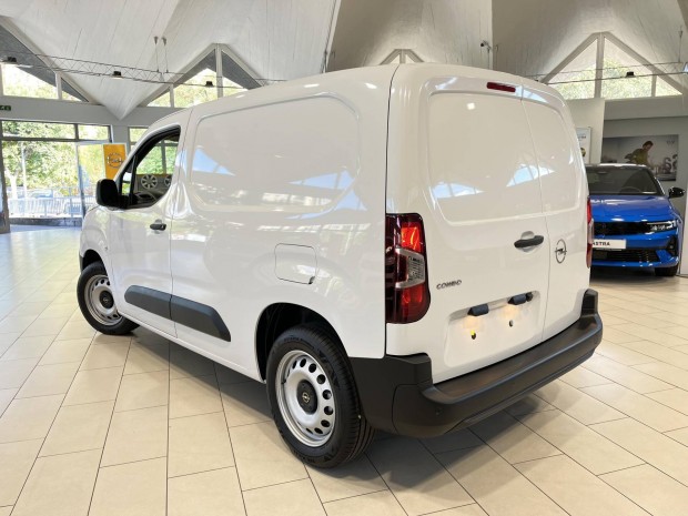 Opel Combo Cargo 1.5 DT L1H1 2.0t Business Edit...