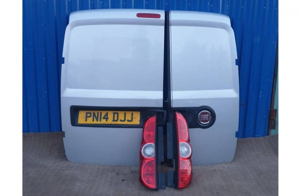 Opel Combo D, Fiat Doblo gyári bal 20380748 hátsó lámpa