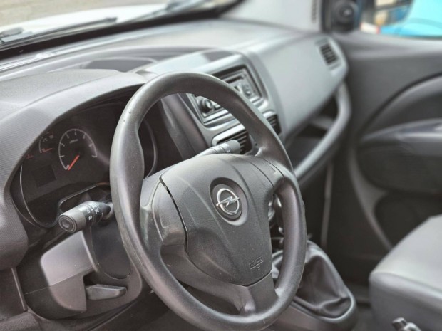 Opel Combo D van benzines elsőtulajdonostól