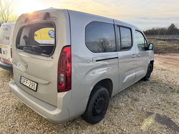 Opel Combo Life 1.2 T Enjoy XL (7 szem�lyes )