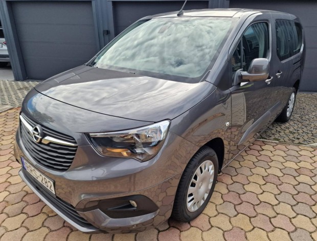Opel Combo Life 1.2 T Innovation (7 személyes )...
