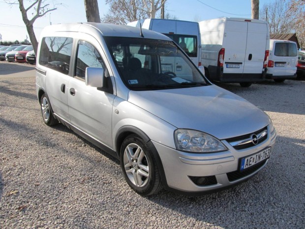 Opel Combo Tour 1.7 CDTI Cosmo